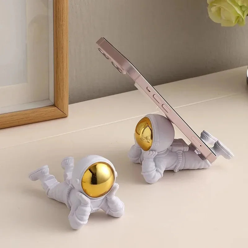 Creative Desktop Astronaut Phone Holder – Spaceman Statue & Home/Office Decoration