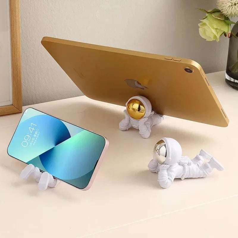 Creative Desktop Astronaut Phone Holder – Spaceman Statue & Home/Office Decoration